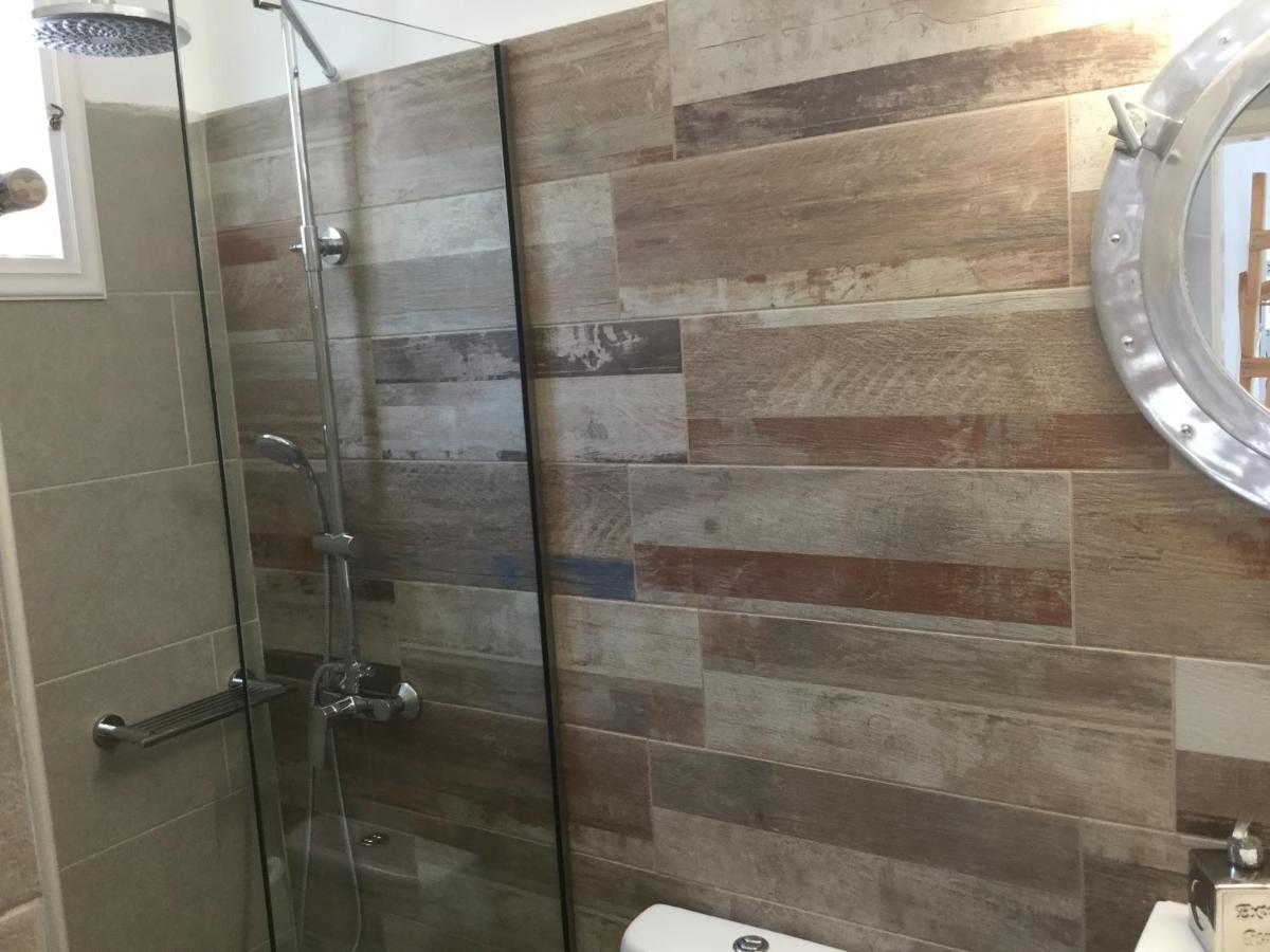 Gigi Rooms Poros Town Bagian luar foto