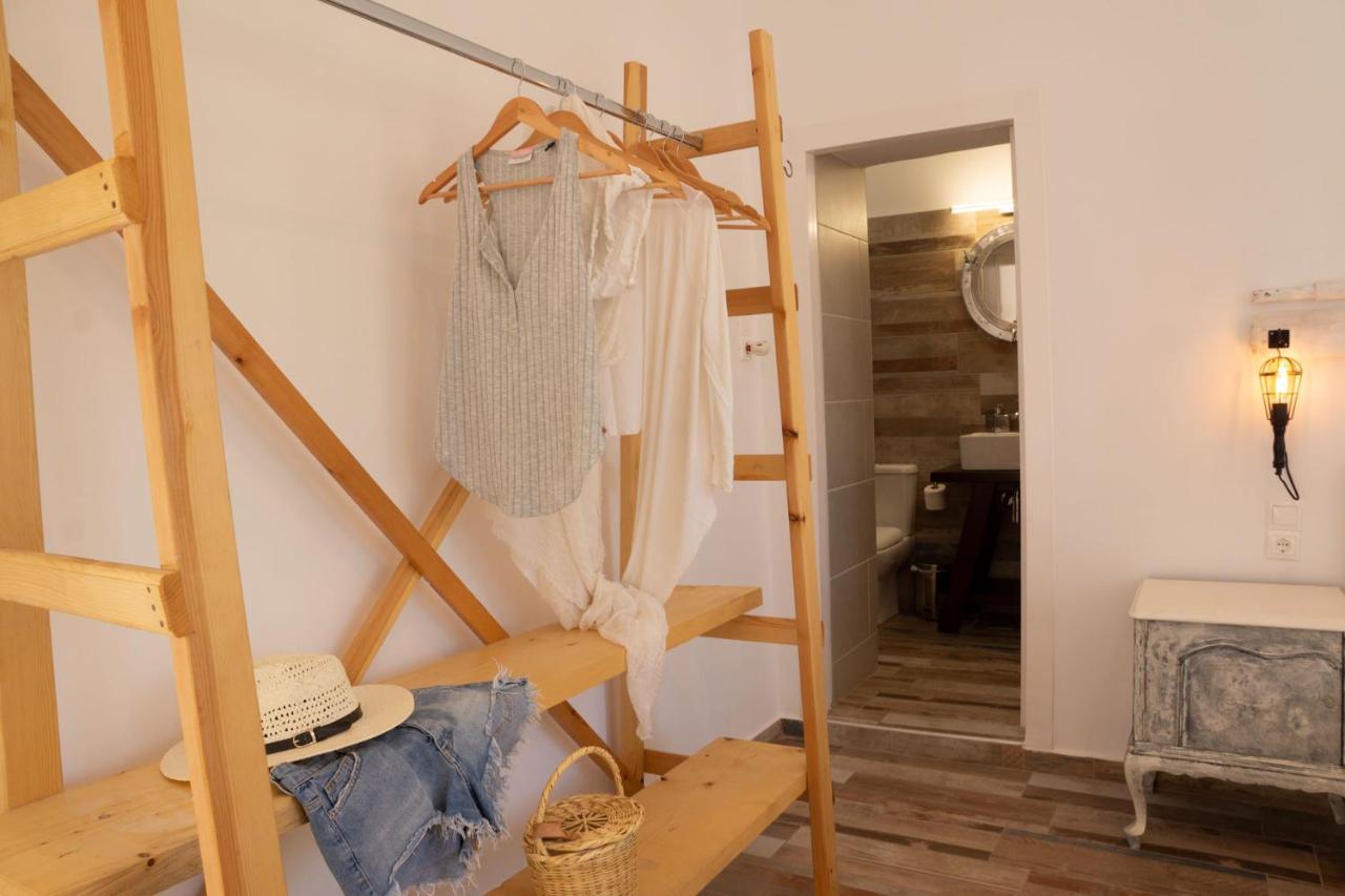 Gigi Rooms Poros Town Bagian luar foto