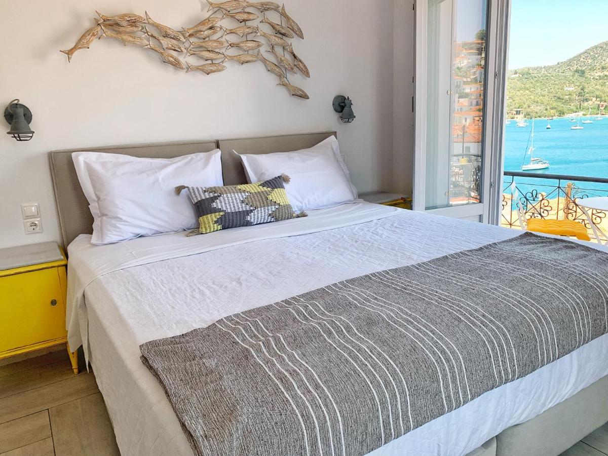 Gigi Rooms Poros Town Bagian luar foto