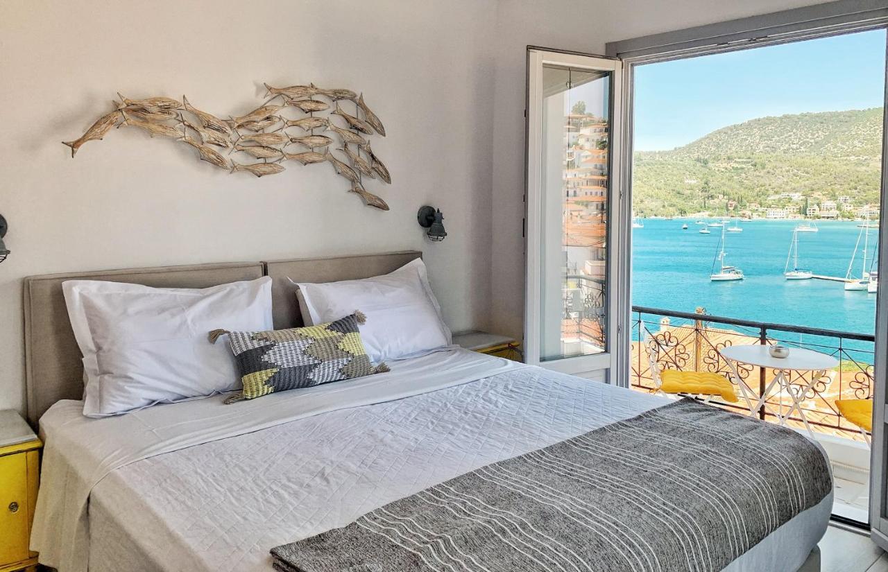 Gigi Rooms Poros Town Bagian luar foto