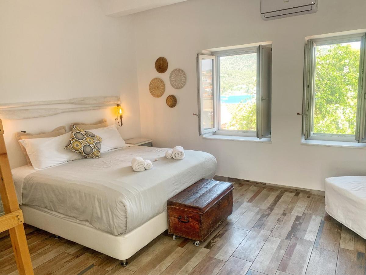 Gigi Rooms Poros Town Bagian luar foto