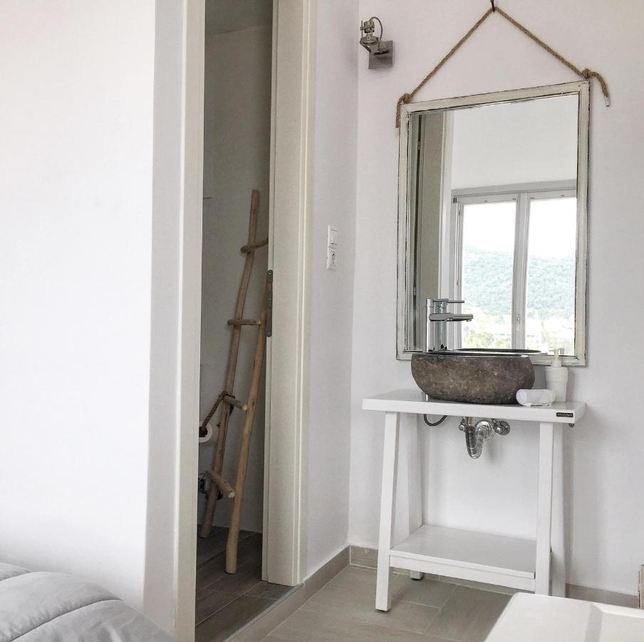 Gigi Rooms Poros Town Bagian luar foto
