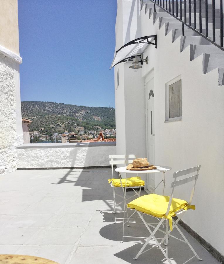 Gigi Rooms Poros Town Bagian luar foto
