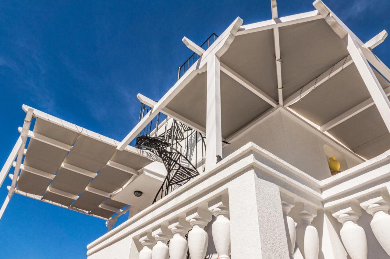 Gigi Rooms Poros Town Bagian luar foto