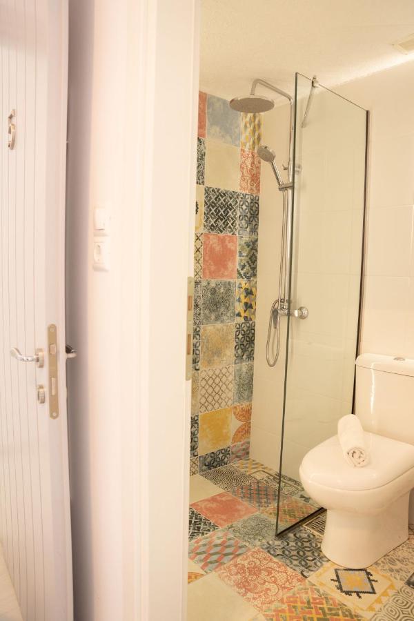 Gigi Rooms Poros Town Bagian luar foto