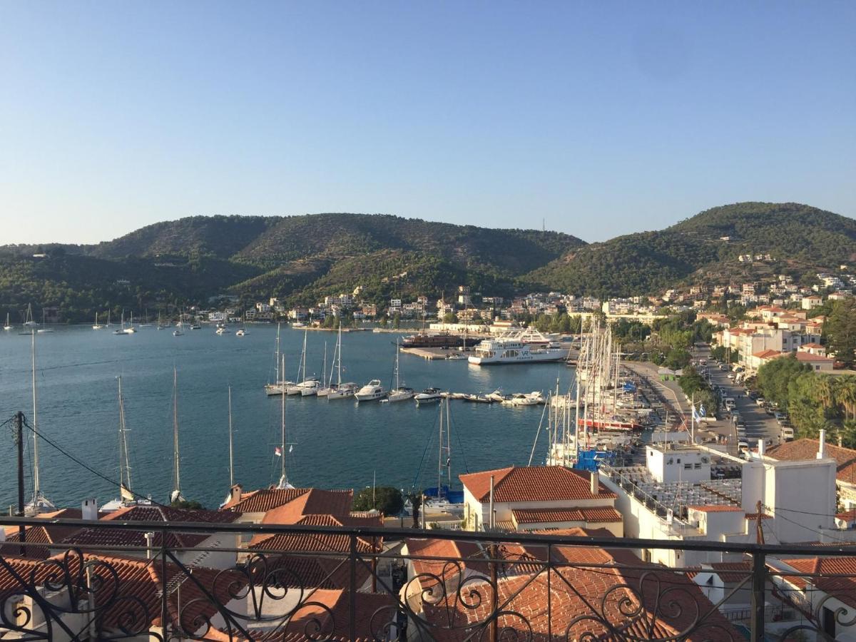 Gigi Rooms Poros Town Bagian luar foto